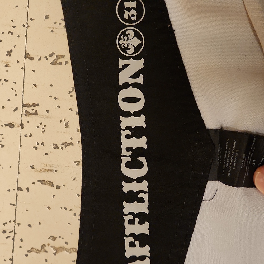 Affliction Embroidered Spell Out Logo Full Graphic Shorts Grey And Black - Picture 7 of 16